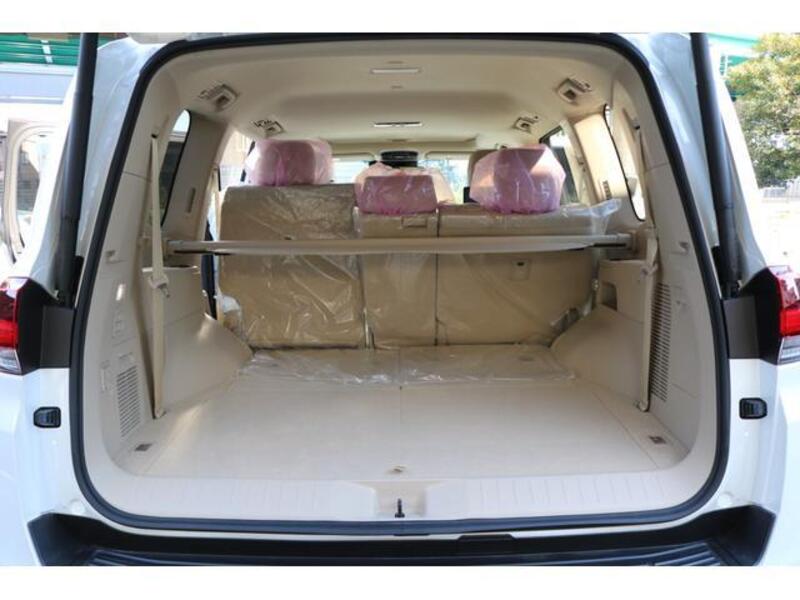 LAND CRUISER