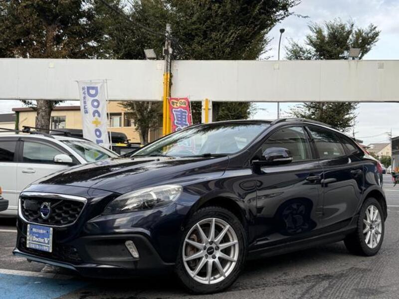 VOLVO V40