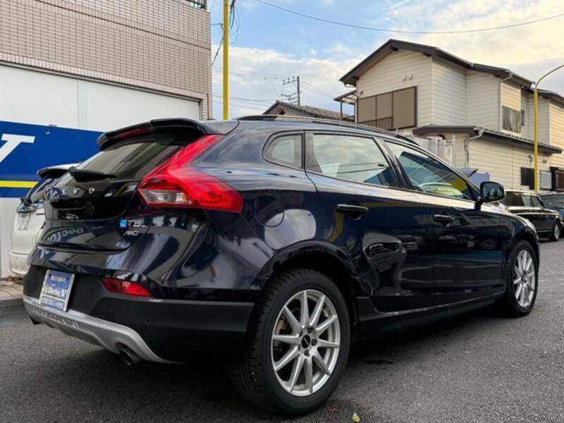 V40