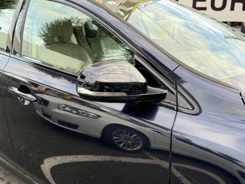 V40