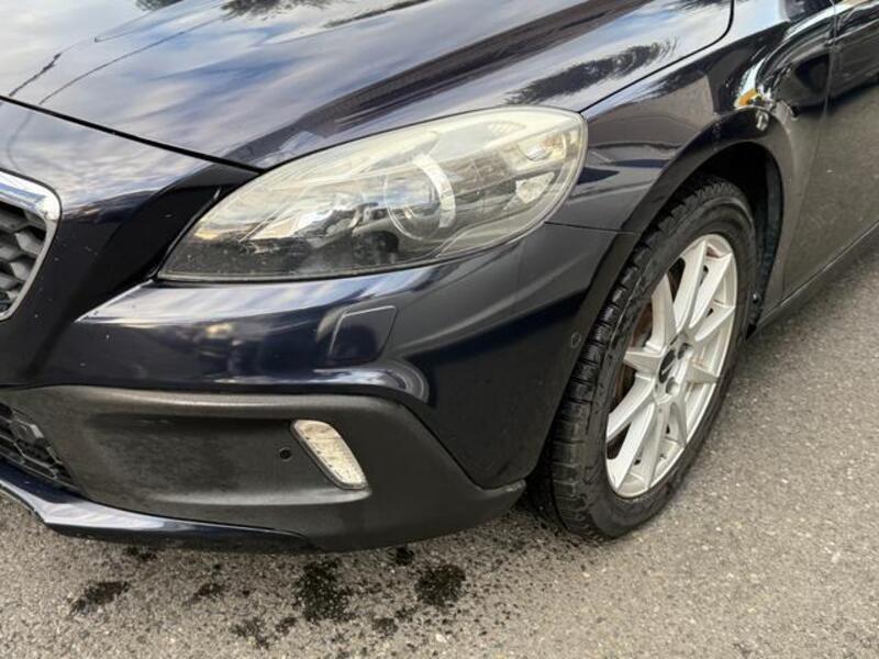 V40