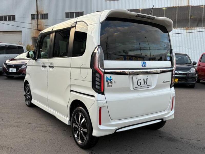 N BOX CUSTOM