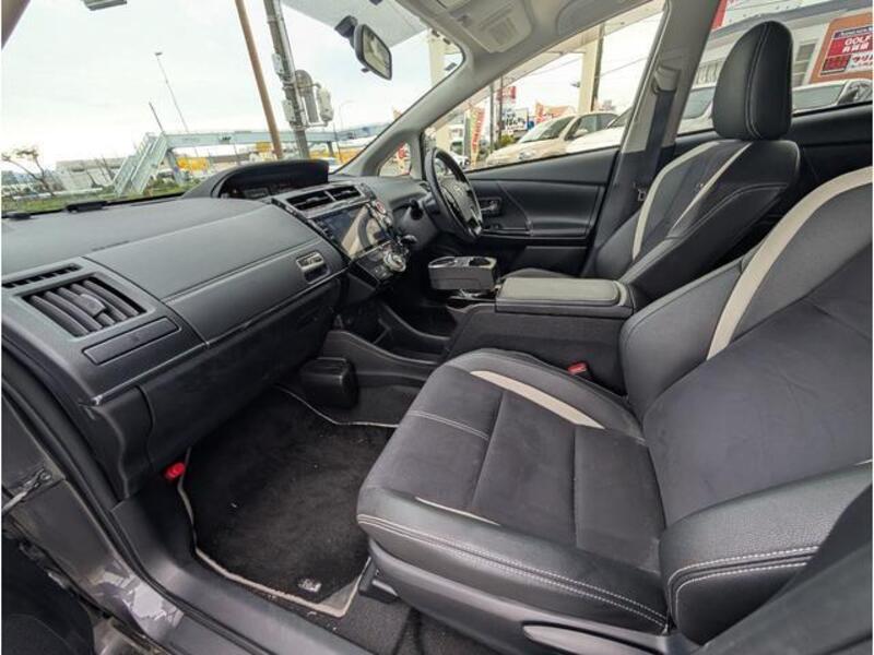 PRIUS ALPHA