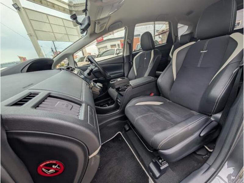 PRIUS ALPHA