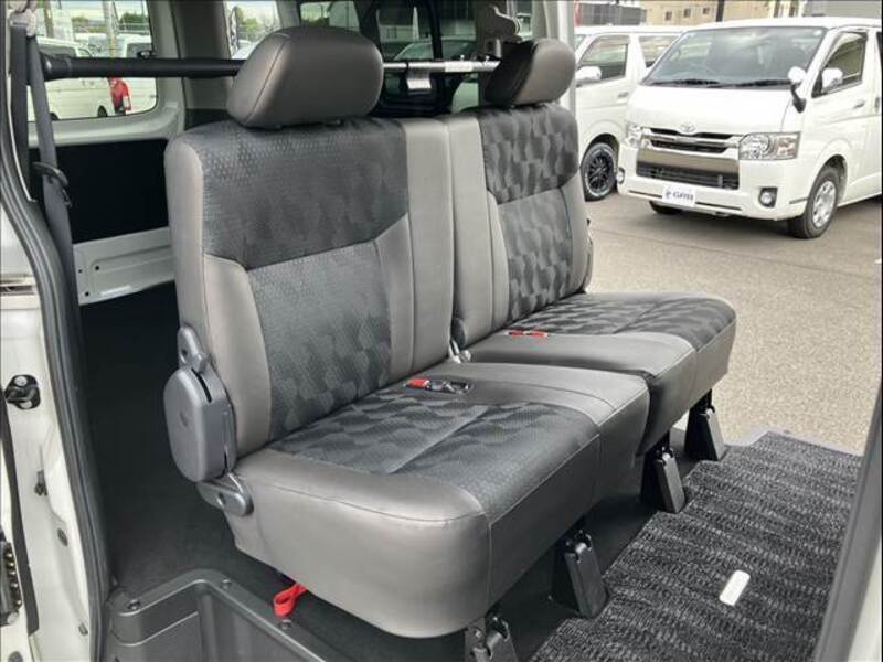 CARAVAN VAN