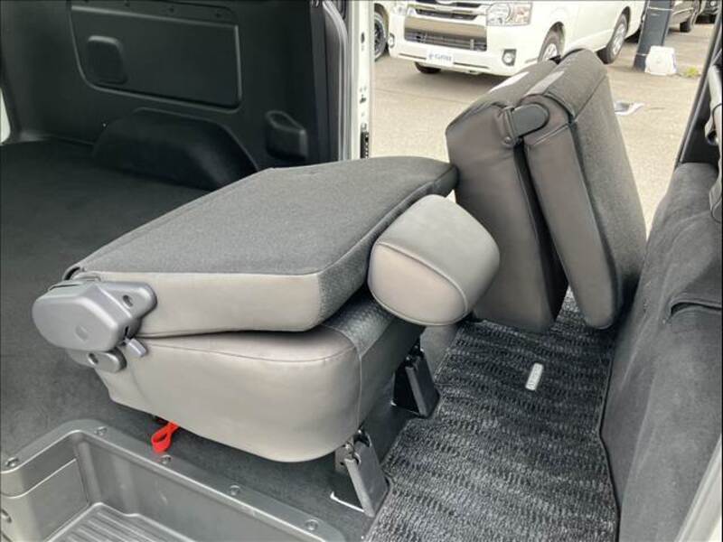 CARAVAN VAN