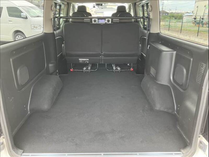 CARAVAN VAN