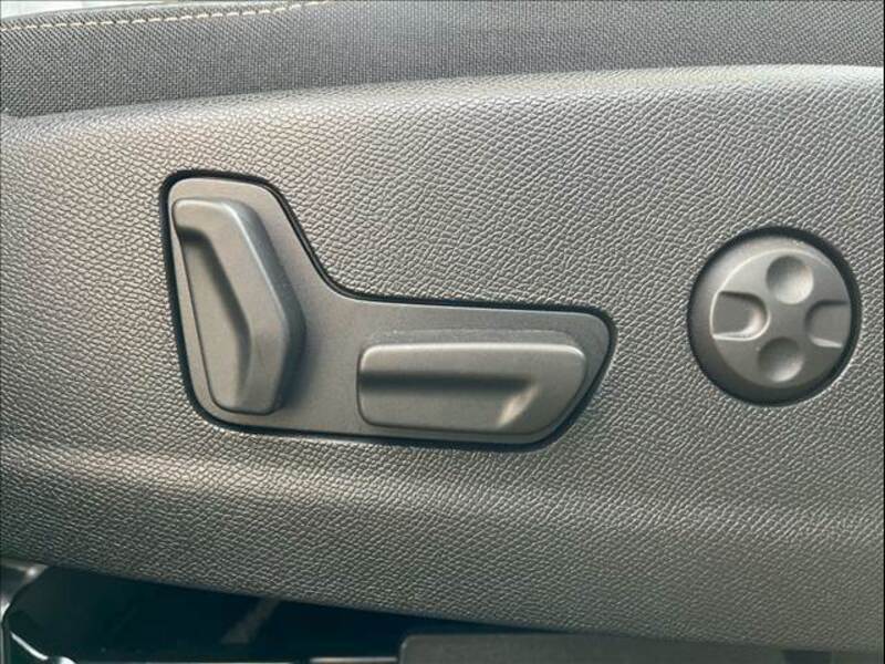 3008