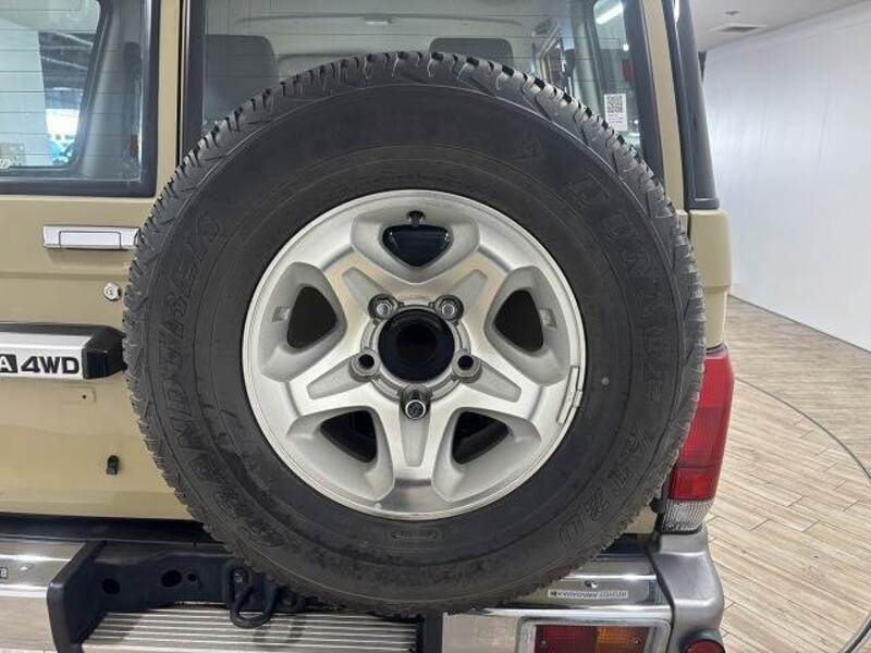 LAND CRUISER