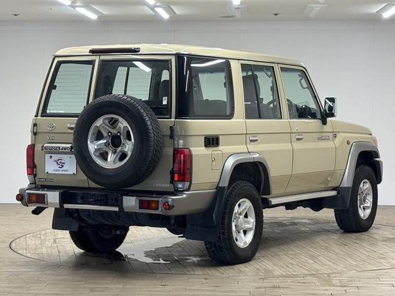 LAND CRUISER
