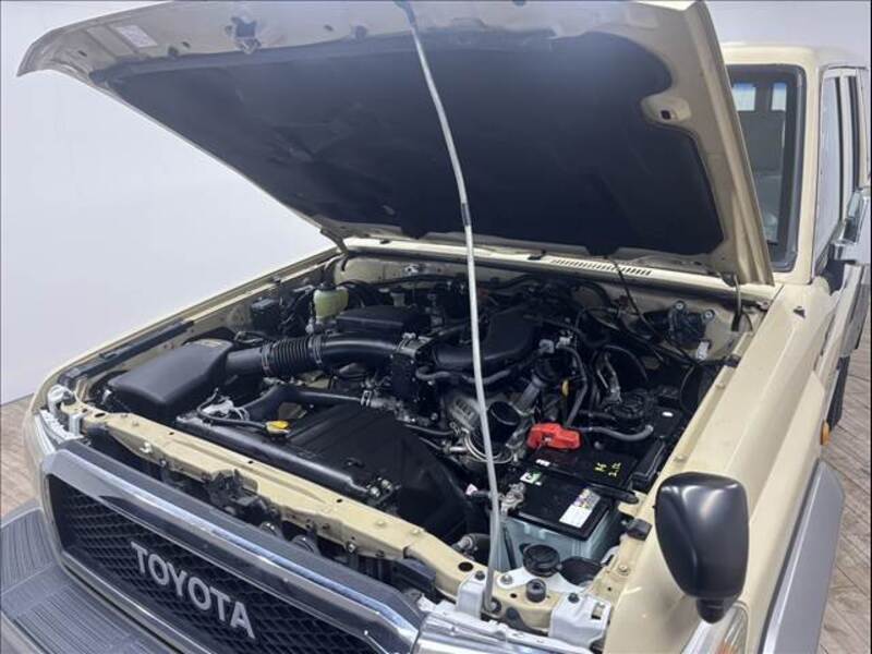 LAND CRUISER