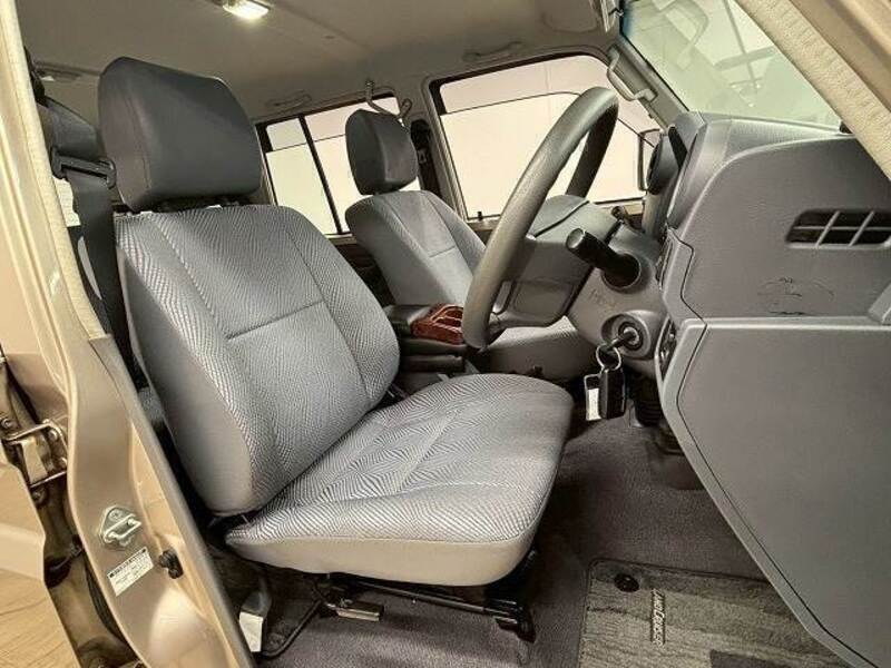 LAND CRUISER