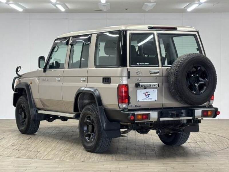 LAND CRUISER