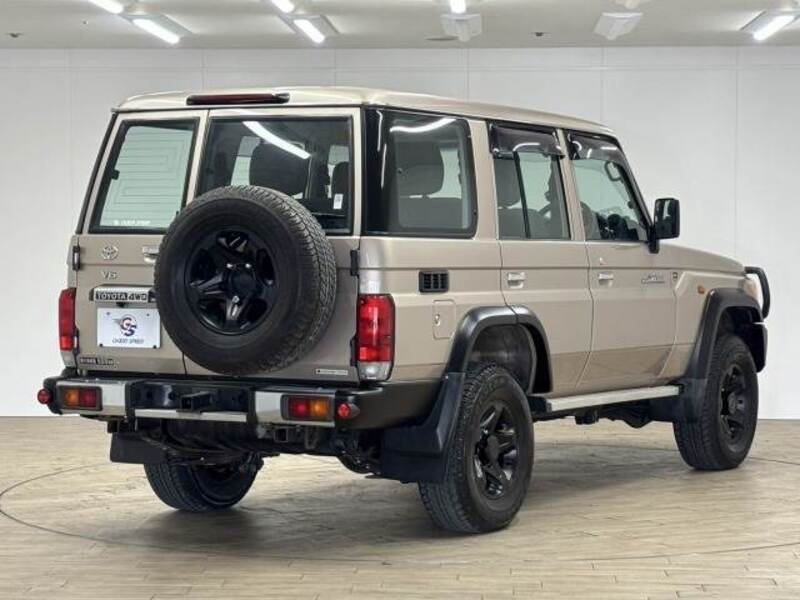 LAND CRUISER