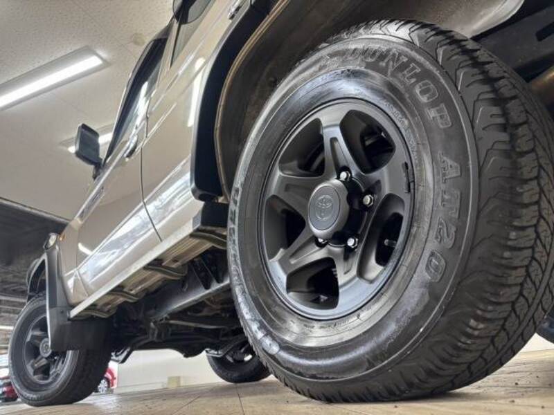 LAND CRUISER