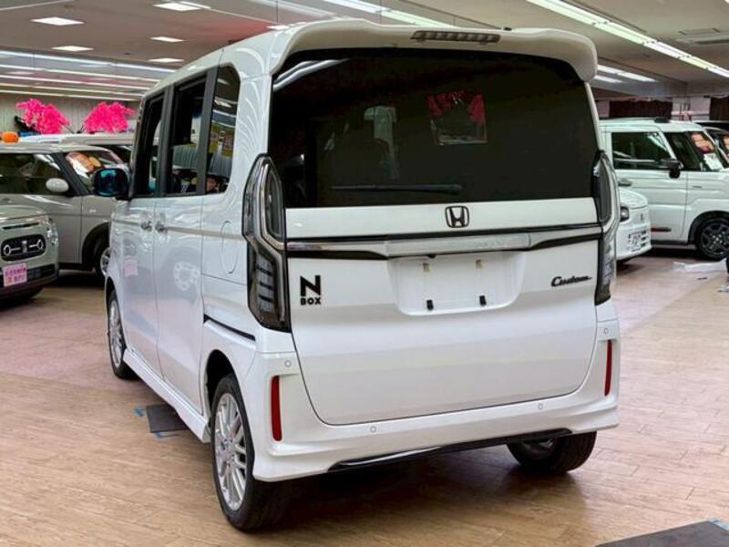 N BOX CUSTOM
