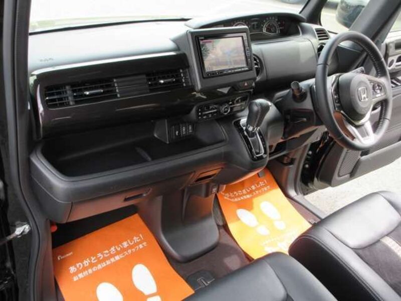 N BOX CUSTOM