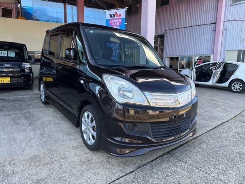 MITSUBISHI DELICA D2