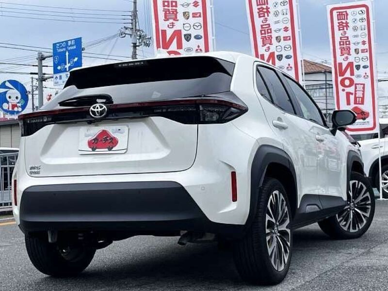 YARIS CROSS