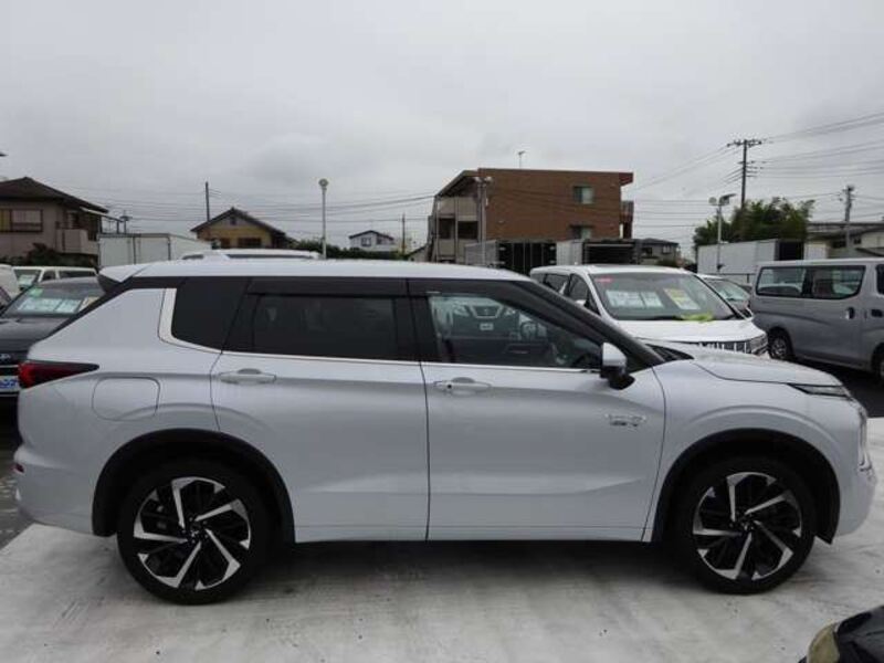 OUTLANDER