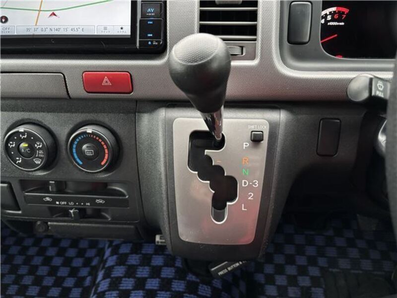 HIACE VAN