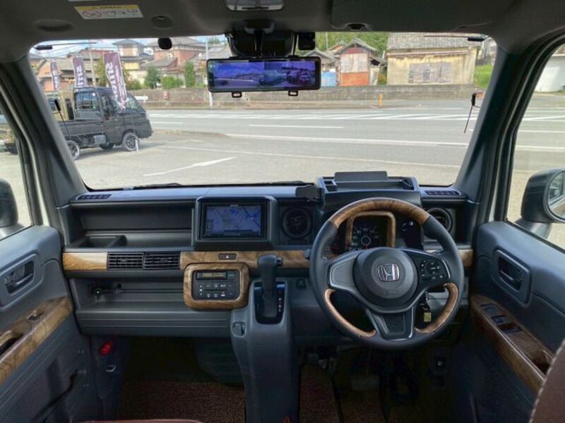 N-VAN