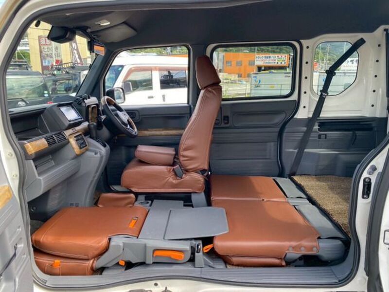 N-VAN