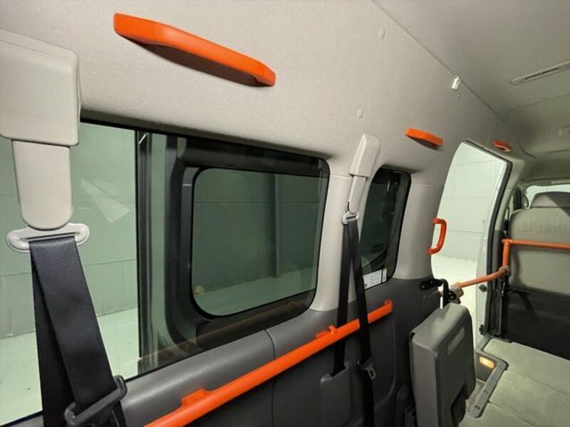 NV350 CARAVAN WAGON
