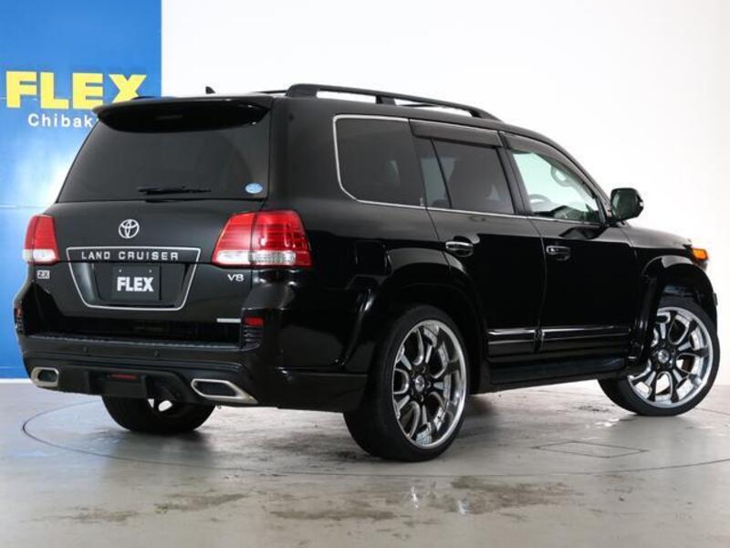 LAND CRUISER
