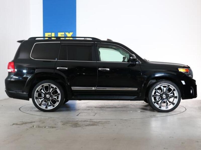 LAND CRUISER