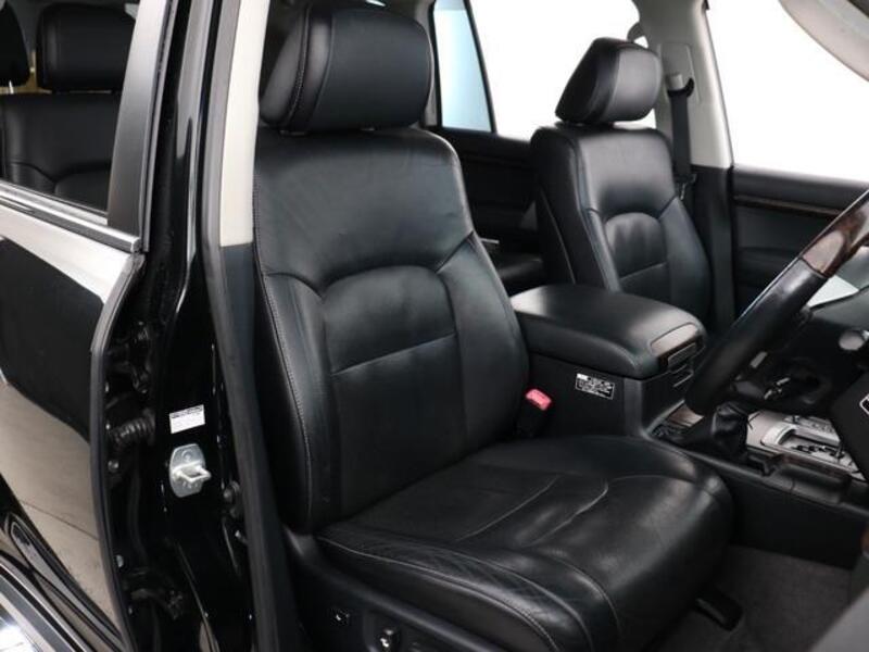 LAND CRUISER