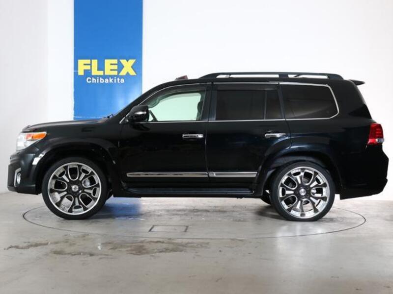 LAND CRUISER