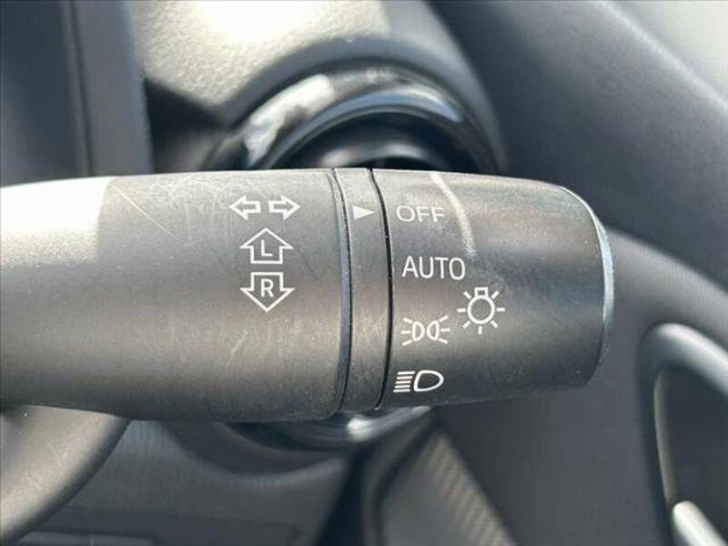 MAZDA2