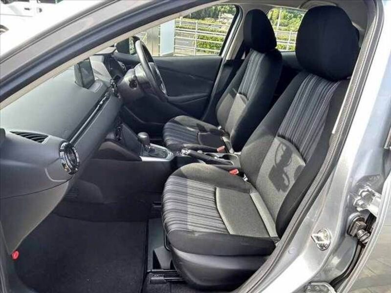 MAZDA2