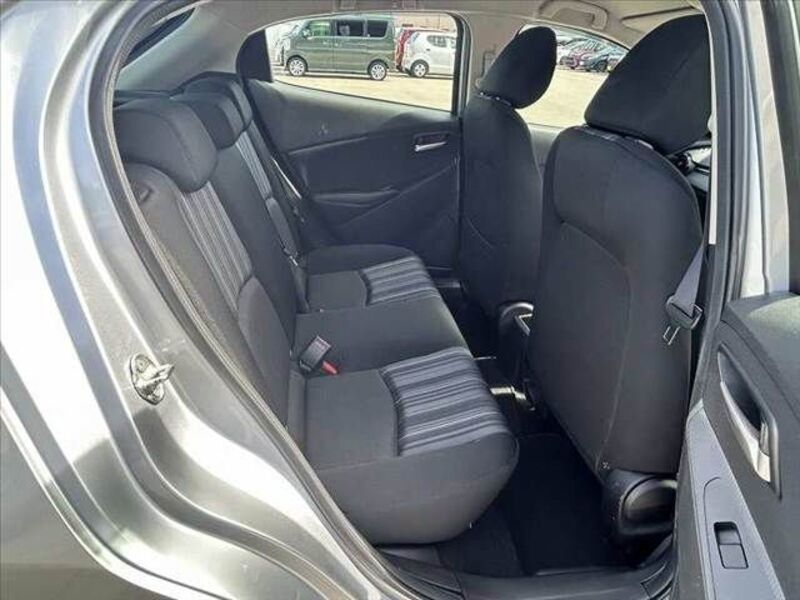 MAZDA2