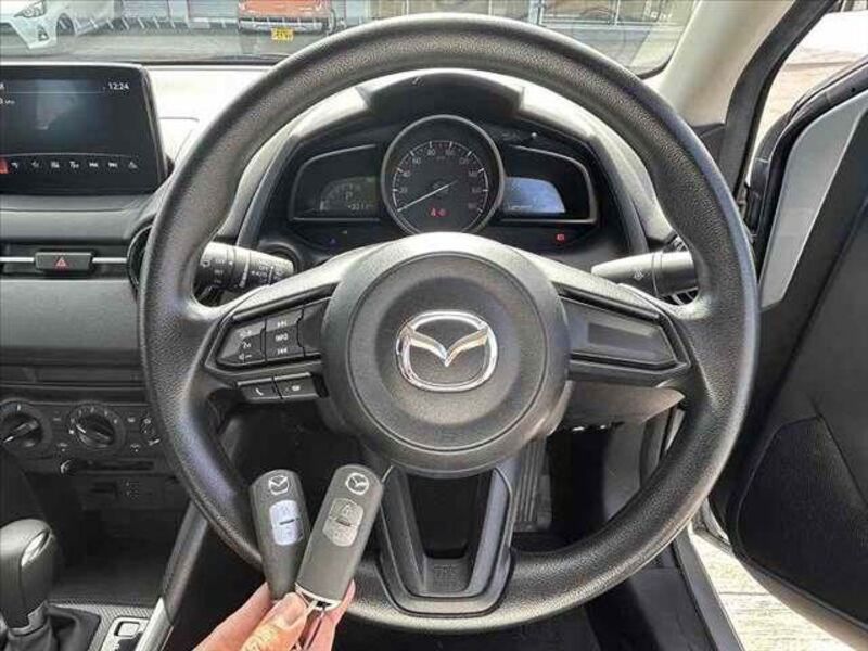 MAZDA2