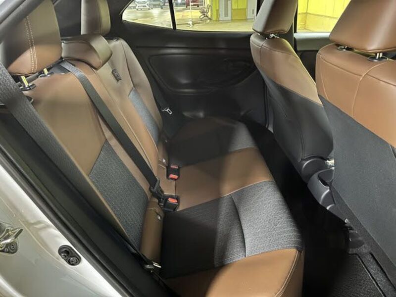 YARIS CROSS