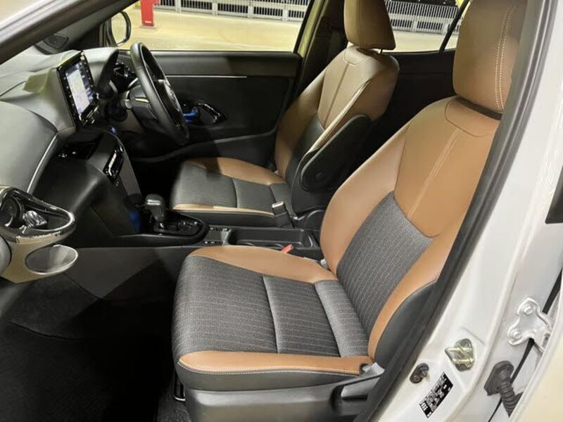 YARIS CROSS