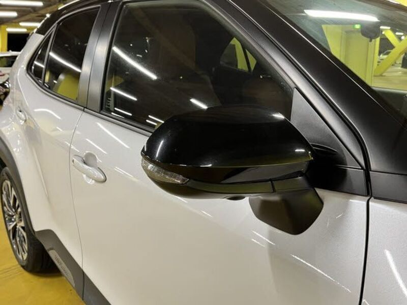 YARIS CROSS