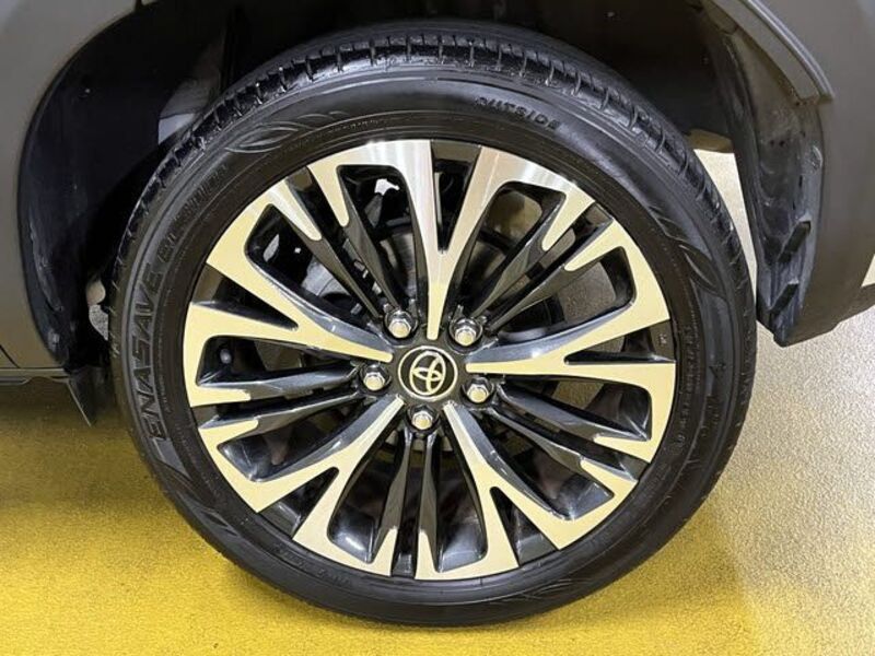 YARIS CROSS