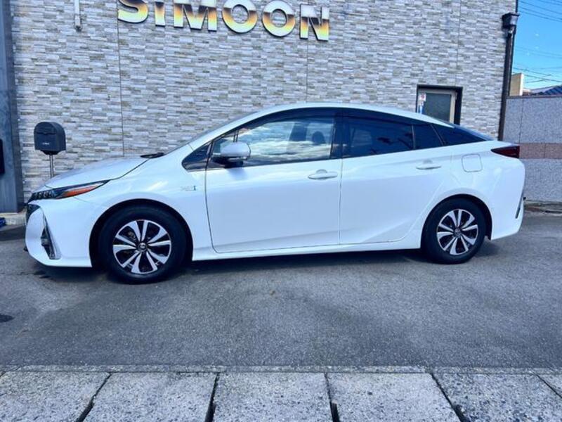 PRIUS PHV