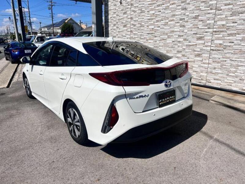 PRIUS PHV