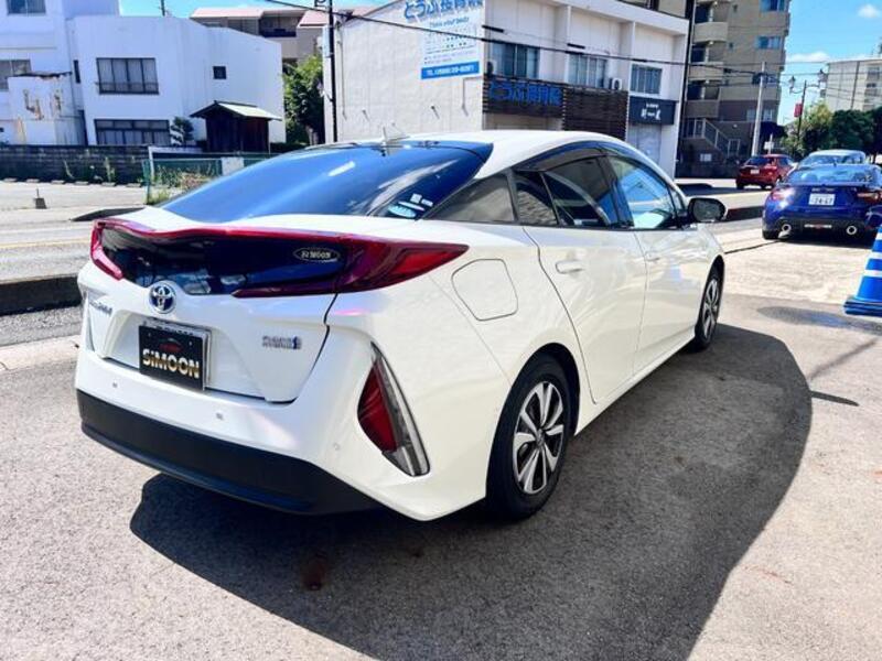 PRIUS PHV