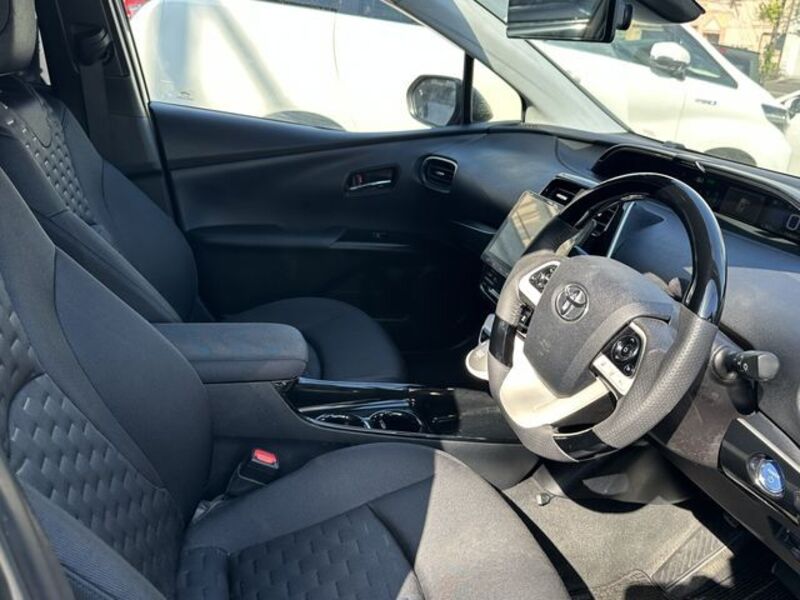 PRIUS PHV
