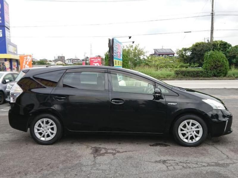 PRIUS ALPHA
