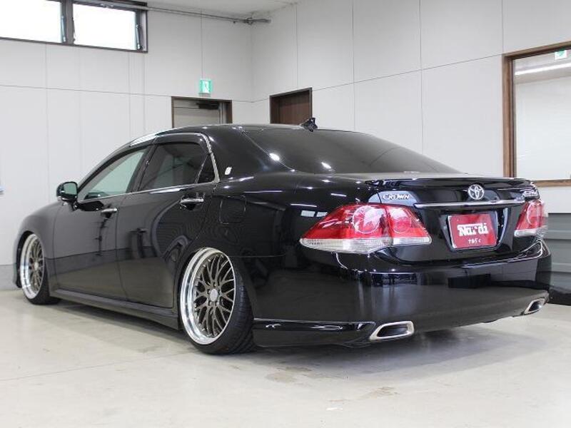 CROWN