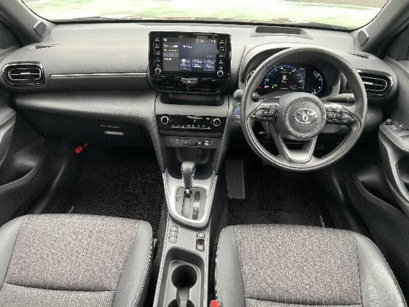 YARIS CROSS