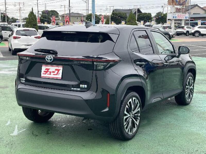 YARIS CROSS