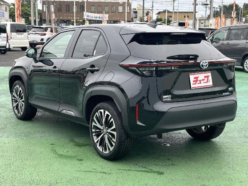 YARIS CROSS