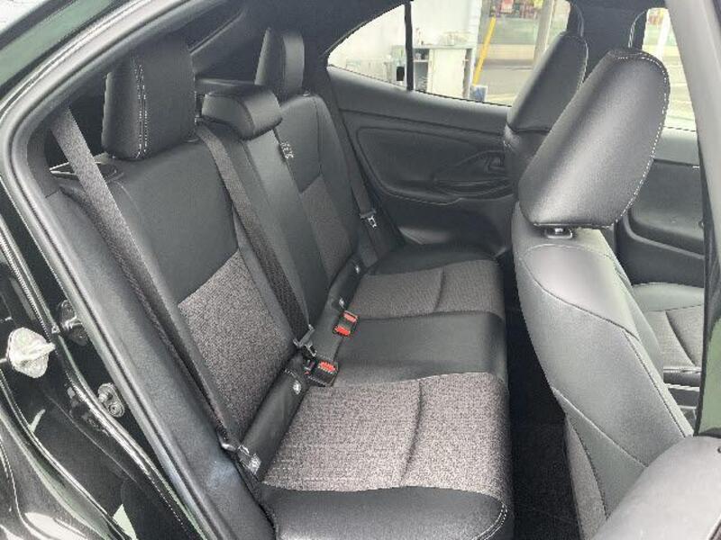 YARIS CROSS